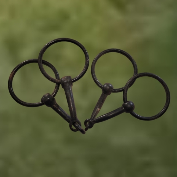 ANTIQUE WHITE HORSE LECOMPTE LOT OF 2 U.S. CALVARY SNAFFLE HORSE BIT TACK - Picture 1 of 5